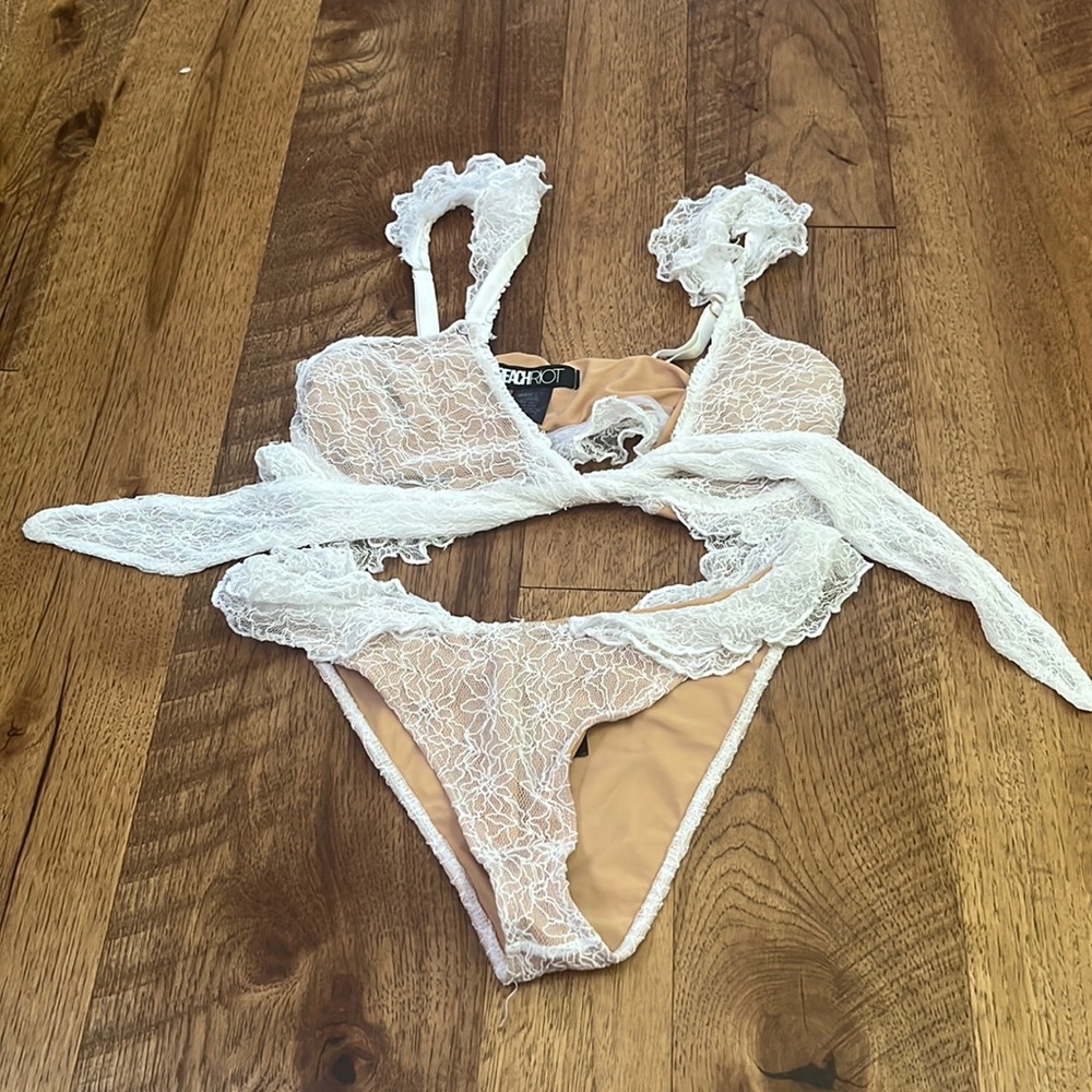 Beach Riot Woman’s Lace Bikini Size S